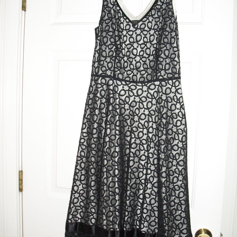 TAHARI Arthur S. Levine Black Lace Dress - Size 4